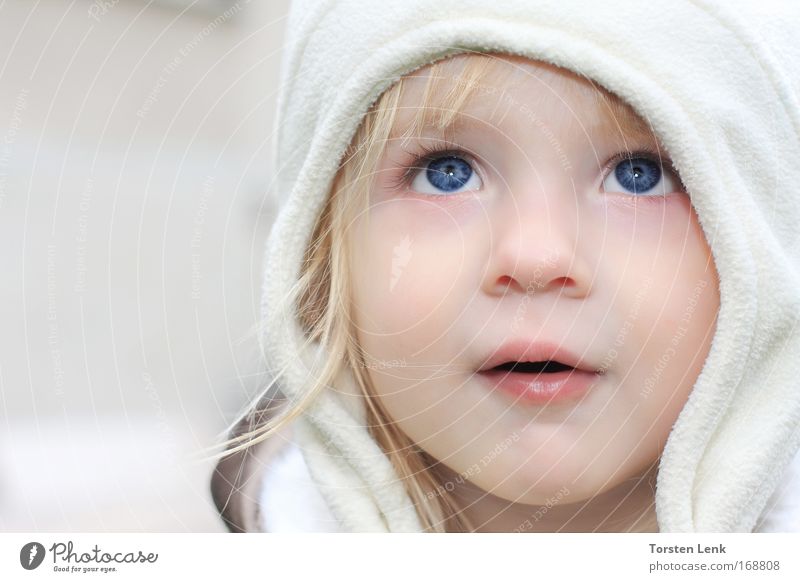 Ohh.... Face Child Toddler Girl Head Eyes 1 Human being 1 - 3 years Cap Observe Touch Discover Looking Dream Esthetic Blonde Beautiful Small Curiosity Sweet
