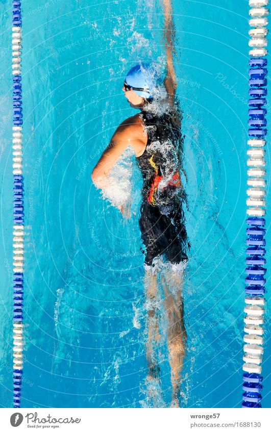 water pirouette Sports Fitness Sports Training Aquatics Sportsperson Triathlon Swimming Indoor swimming pool Swimming & Bathing Sporting event Swimming pool