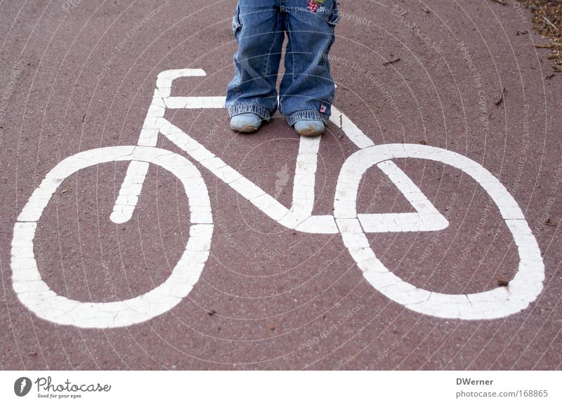 road safety education Human being Toddler Legs 1 1 - 3 years Places Transport Means of transport Traffic infrastructure Cycling Pedestrian Street Road sign