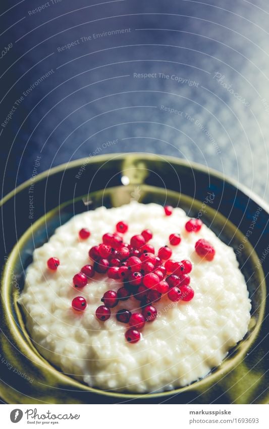 milk rice with currants Food Dessert Candy Rice Rice pudding Redcurrant Fruit Nutrition Eating Breakfast Lunch Organic produce Vegetarian diet Fasting Crockery