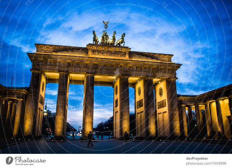 Night at the Brandenburg Gate III Berlin_Recording_2019 theProjector the projectors farys Joerg farys Wide angle Panorama (View) Central perspective