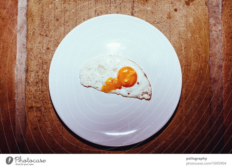 EGG Food Egg Fried egg sunny-side up Nutrition Breakfast Plate Lifestyle Fitness Sports Training Delicious Trashy Creativity Whimsical Colour photo