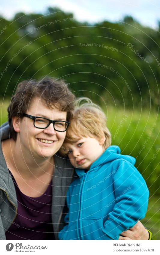 Mother with her son Trip Human being Masculine Feminine Child Toddler Boy (child) Woman Adults Infancy Face 2 1 - 3 years 30 - 45 years Environment Nature