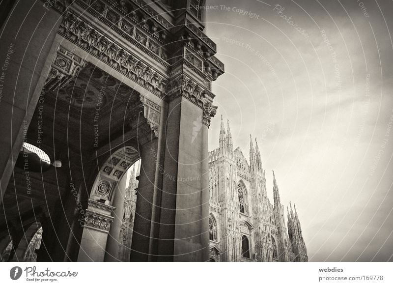 Milan Subdued colour Exterior shot Deserted Copy Space right Twilight Contrast Deep depth of field Worm's-eye view Italy Dome Emotions Sadness Architecture Day