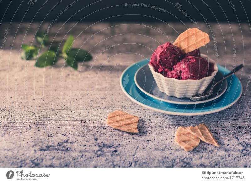 Ice melts in the summer heat Food Fruit Dessert Ice cream Candy Cookie Sorbet Nutrition Vegetarian diet Crockery Plate Bowl Spoon Colour To enjoy Colour photo