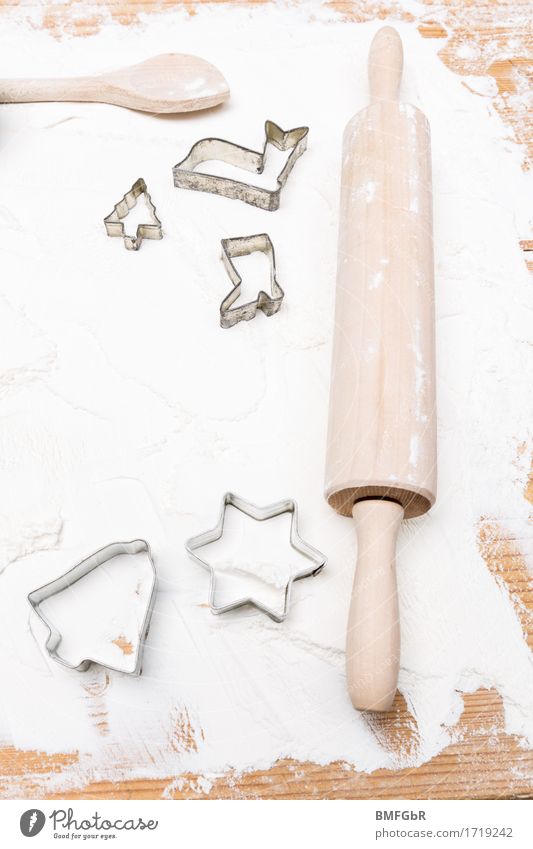 baking time Food Flour Nutrition Crockery Spoon Wooden spoon Rolling pin corrugated wood cookie cutter White Copy Space Roe deer Stars Boots Fir tree