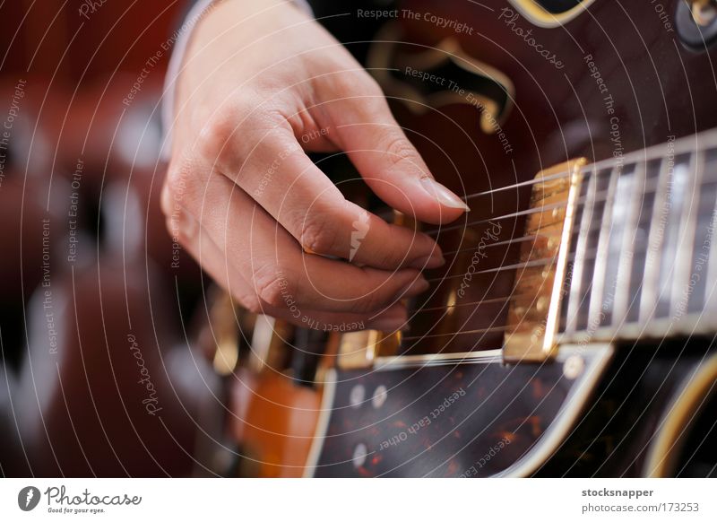 Guitar pickin' Guitarist Hand Fingers fingering picking Hoe Picked Jazz instrument Music Sound Musical instrument string Accuracy Close-up