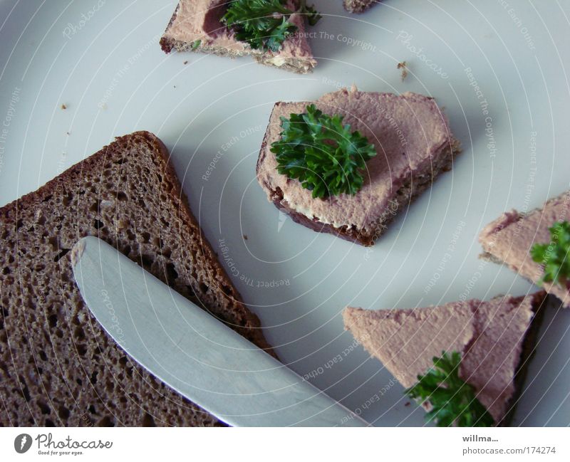 Liver sausage sandwiches in morsels with parsley and a knife Nutrition Breakfast Dinner Knives Healthy Eating Parsley Part Sausage sandwich Close-up