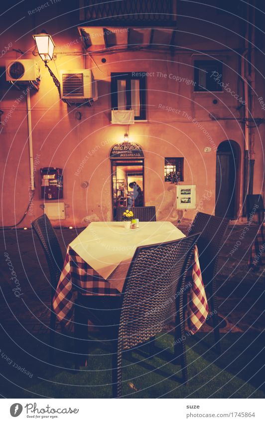 traditional Style Vacation & Travel Tourism City trip Chair Table Restaurant Culture Town Old town Facade Window Wait Historic Warmth Anticipation Idyll