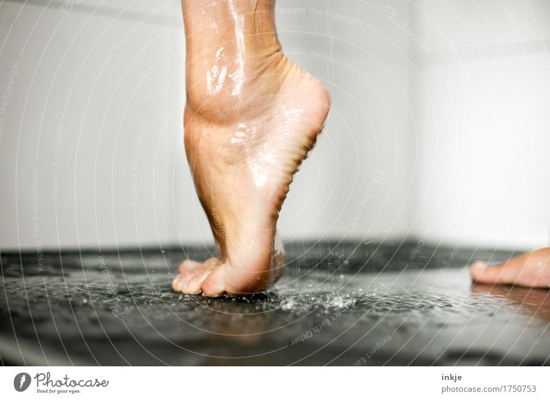 you can stand on one leg II (but you don't have to) Beautiful Personal hygiene Pedicure Take a shower Woman Adults Life Feet Women`s feet Barefoot 1 Human being