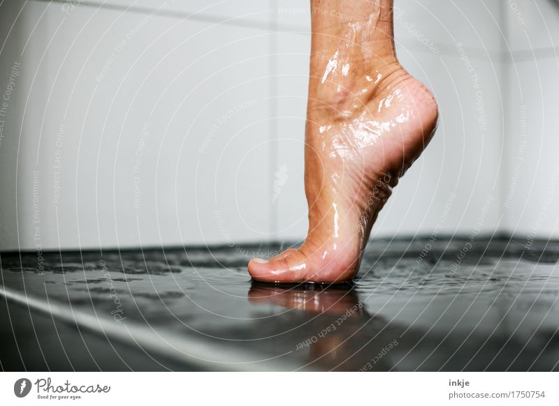 you can stand on one leg I Beautiful Personal hygiene Pedicure Take a shower Woman Adults Life Feet Women`s feet Barefoot 1 Human being Stand Esthetic Wet