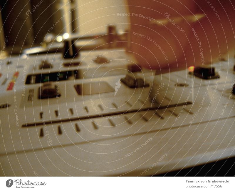 faderpunch Disc jockey Mixing desk Blur Bland Electrical equipment Technology Music Tone