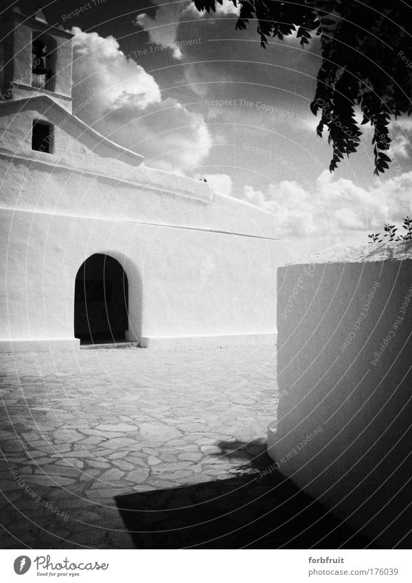 Churchy Pinhole Black & white photo Experimental Contrast Long shot Old Historic Religion and faith Phoenician puritic forecourt Entrance Analog