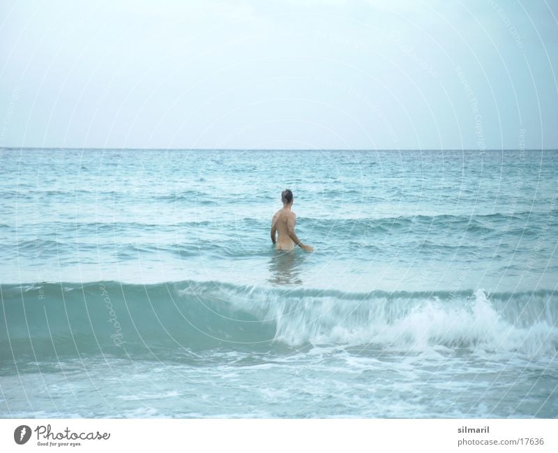 Ocean nude in the 200 Israelis
