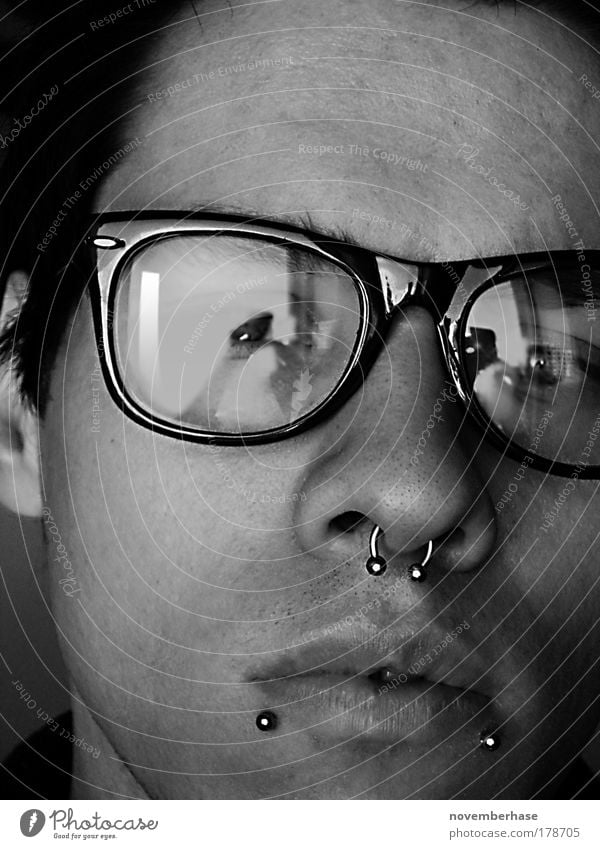 Main job: eyeglass cleaner Black & white photo Interior shot Close-up Detail Experimental Neutral Background Morning Sunlight Back-light Deep depth of field