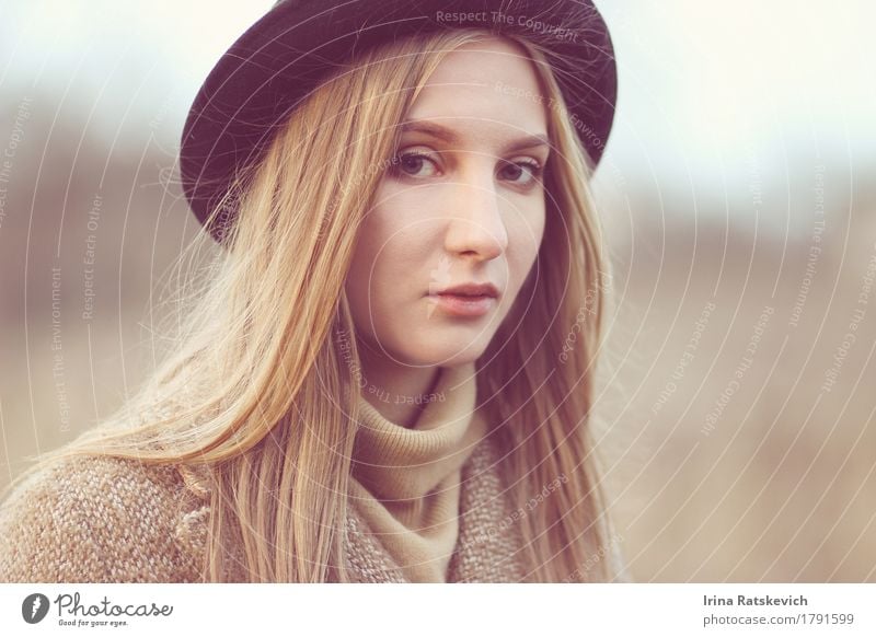 autumn portrait Young woman Youth (Young adults) Woman Adults Hair and hairstyles Face 1 Human being 18 - 30 years Fashion Clothing Sweater Coat Hat Blonde Thin