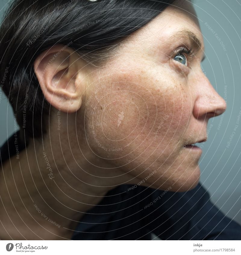 Close-up of a woman's face Woman Adults Life Face Ear 1 Human being 30 - 45 years Listening Looking Emotions Attentive Watchfulness Conscientiously Curiosity