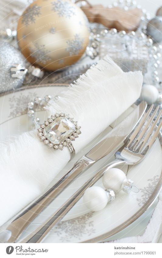 Silver and cream Christmas Table Setting Eating Dinner Plate Cutlery Knives Fork Decoration Ornament Feasts & Celebrations Exceptional Gray White bauble pastel
