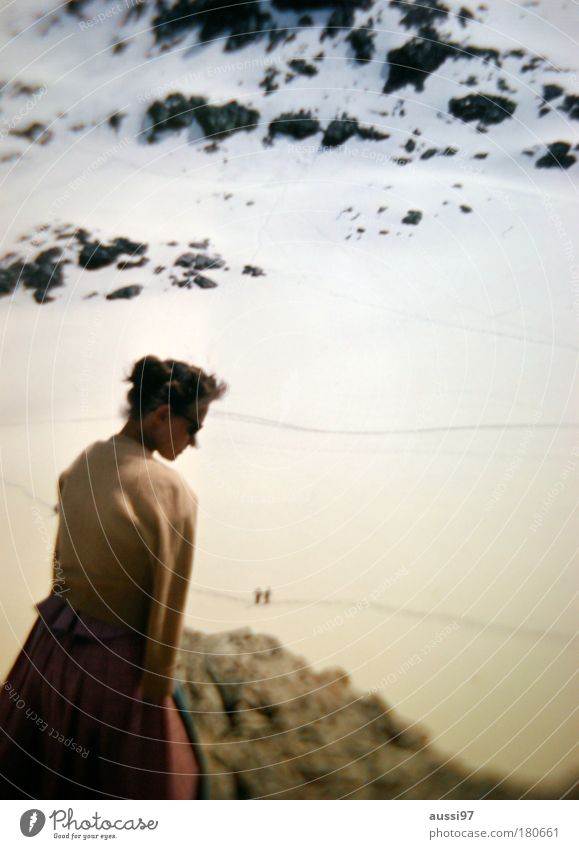 Mrs. Cold / Cortina d'Ampezzo Lady Sunglasses Snowdrift Observe Vantage point Elegant Mountain Dreamily Blur liqiud-style