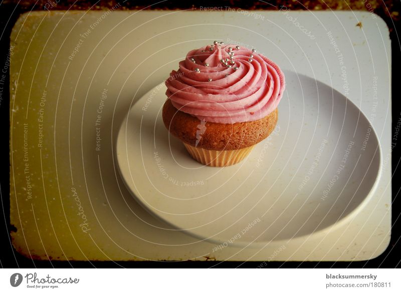 Raspberry Berret Colour photo Interior shot Food Dough Baked goods Dessert Candy To have a coffee Vegetarian diet Delicious Cute Sweet Pink Cupcake Pearl Muffin