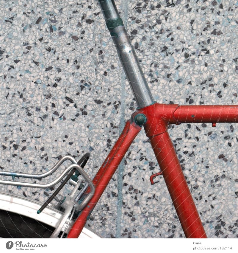 Companion Bicycle Red Axle welded Welding seam saddle post Concrete Concrete slab Corner Vehicle luggage carrier detail Exterior shot