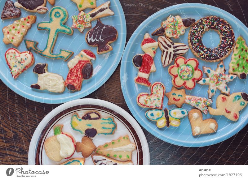 *Christmas cookies* III Food Dough Baked goods Candy Chocolate Nutrition To have a coffee Vegetarian diet Slow food Finger food Plate Handcrafts