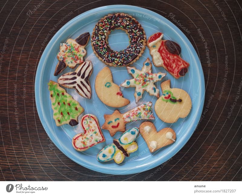 *Christmas cookies* I Food Dough Baked goods Candy Chocolate Nutrition To have a coffee Vegetarian diet Slow food Finger food Plate Handcrafts