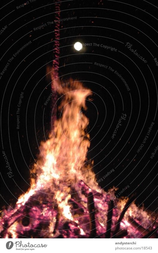 Flame & Moon Physics Hot Wood Burn Planet Night Blaze Warmth Orange Trabbi