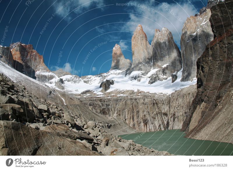 Patagonia02 Environment Nature Landscape Water Sky Clouds Summer Beautiful weather Rock Peak Snowcapped peak Lakeside Blue Brown Gray Enthusiasm Brave Truth