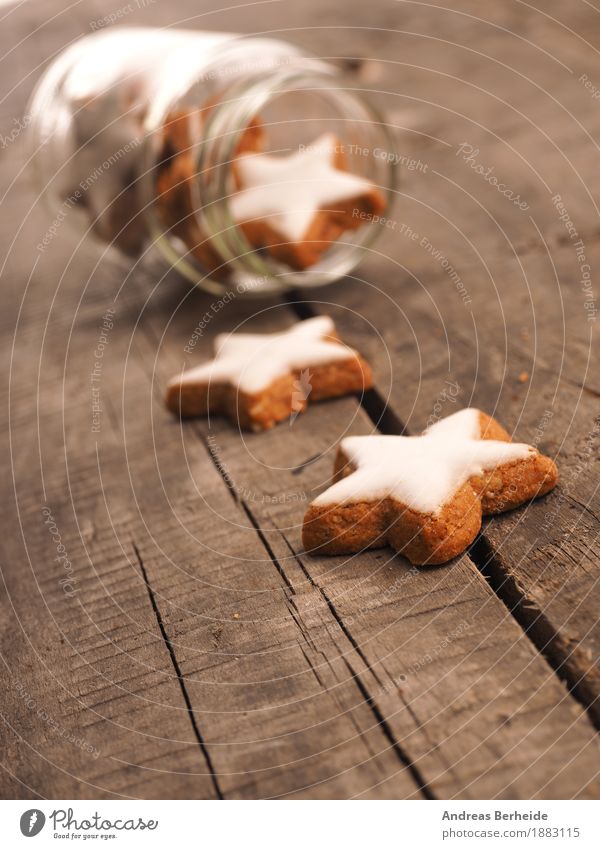cinnamon stars Dough Baked goods Candy Christmas & Advent Fragrance Delicious Sweet cookies wooden traditional food brown natural holiday concept space card