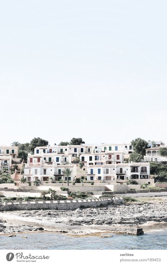 Just a stone's throw from the beach .... Architecture Climate Majorca Beach Ocean Mediterranean sea House (Residential Structure) Town house (Terraced house)