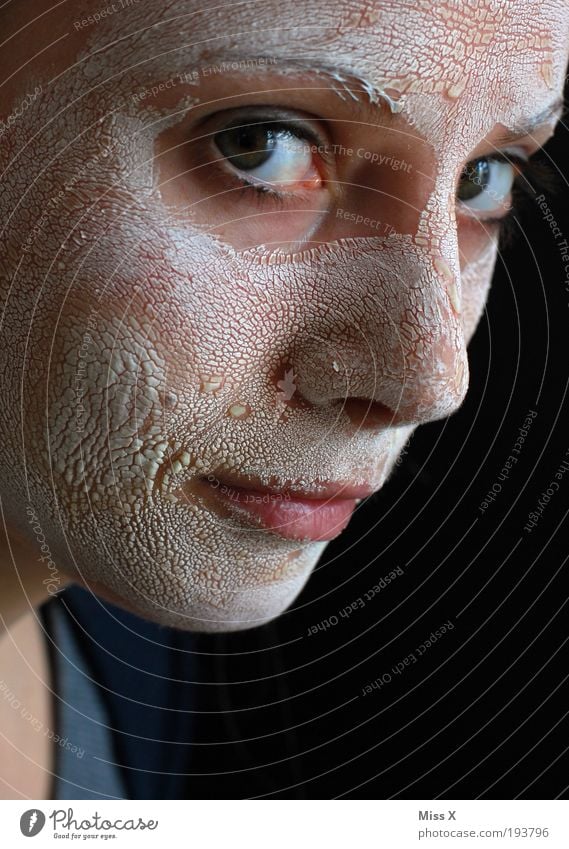 Shed? Beautiful Personal hygiene Face Cosmetics Wellness Feminine Young woman Youth (Young adults) Skin 1 Human being 18 - 30 years Adults Hideous Dry Mask
