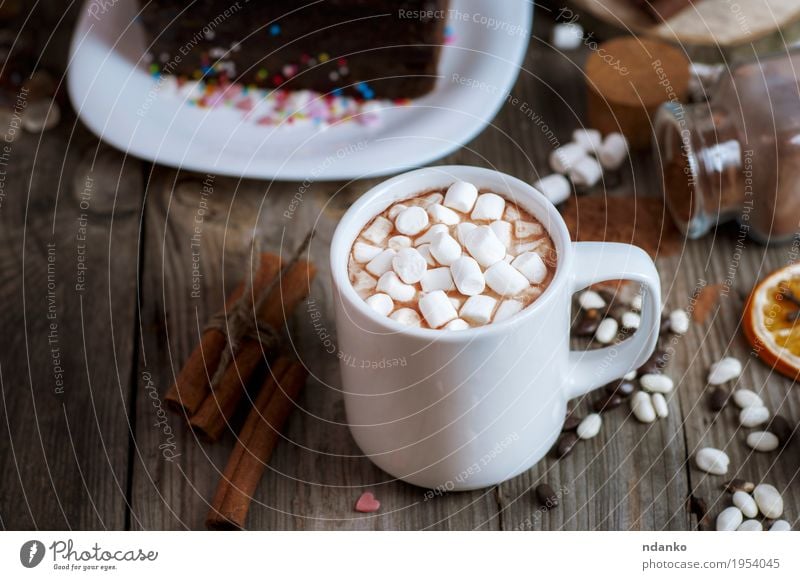 cup of chocolate drink with marshmallows Dessert Candy Breakfast Beverage Hot drink Hot Chocolate Coffee Plate Cup Decoration Table Wood Delicious Brown Gray