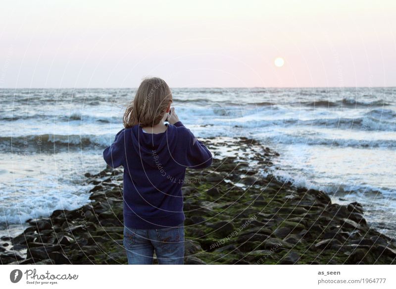 to the horizon Girl 1 Human being 8 - 13 years Child Infancy Take a photo Nature Water Sky Sunrise Sunset Sunlight Climate Weather Beautiful weather Wind Waves