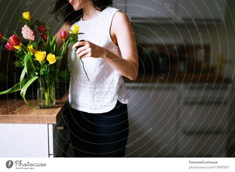 Bouquet_1969561 Feminine Young woman Youth (Young adults) Woman Adults Human being 18 - 30 years 30 - 45 years Fragrance Decoration Floristry Flower Rose Tulip
