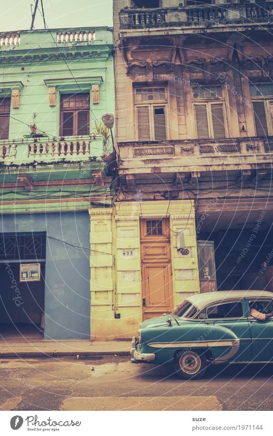 status Exotic Vacation & Travel House (Residential Structure) Town Old town Facade Means of transport Motoring Street Car Vintage car Esthetic Cool (slang)