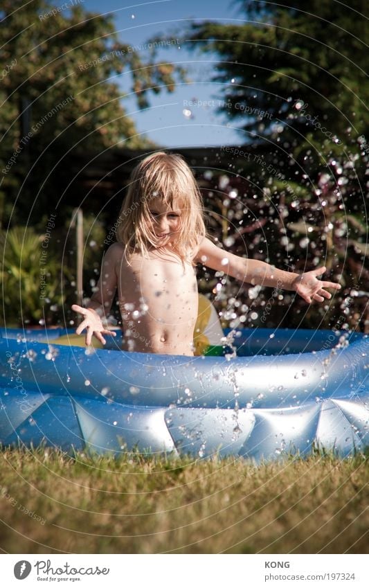 the flat Child Toddler Boy (child) 1 Human being 3 - 8 years Infancy Water Drops of water Long-haired Paddling pool Swimming pool Swimming & Bathing Free