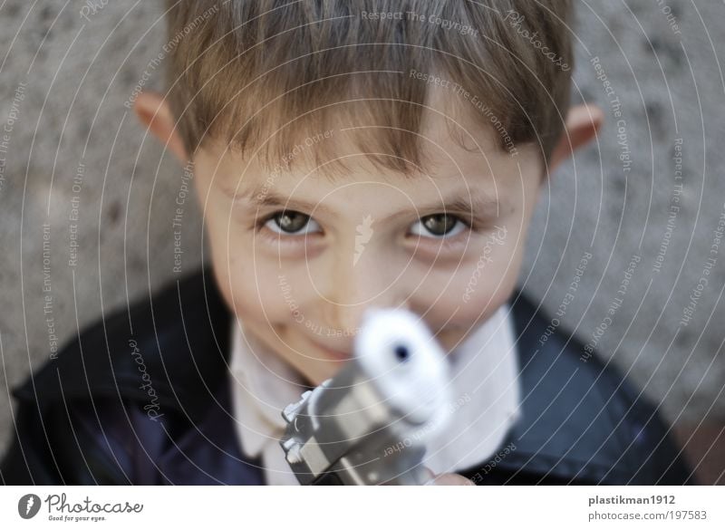 barrel of gun Human being Child Boy (child) Head Face Eyes 1 3 - 8 years Infancy Blonde Small Toys Handgun Looking into the camera Children's game