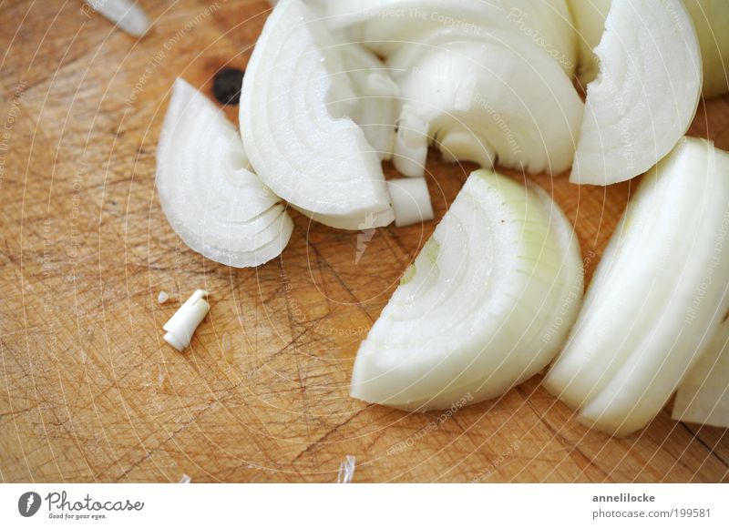 Cry! Food Vegetable Onion Onion ring Nutrition Organic produce Vegetarian diet Chopping board Healthy Delicious Cut Slice Colour photo Interior shot Close-up