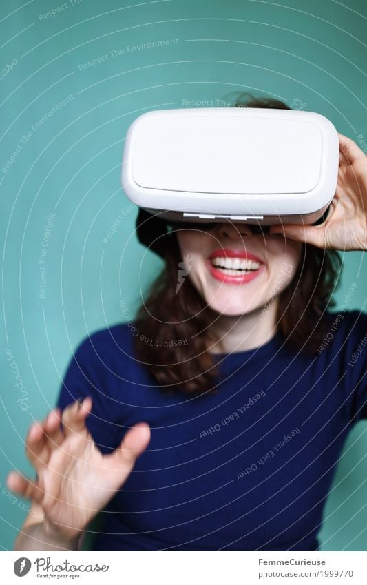 Virtual Reality (06) Feminine Young woman Youth (Young adults) Woman Adults 1 Human being 18 - 30 years Experience Technology Future Advancement Really