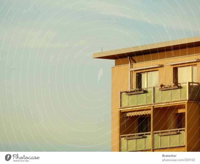 Plate to the horizon Living or residing Flat (apartment) House (Residential Structure) Deserted Manmade structures Building Architecture Balcony Subdued colour