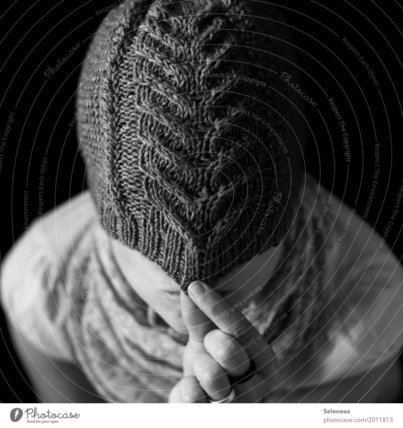 anonymity Leisure and hobbies Handcrafts Knit Human being Head 1 Clothing Cap Warmth Soft Hide Hiding place Anonymous Knitting pattern Wool Woolen hat