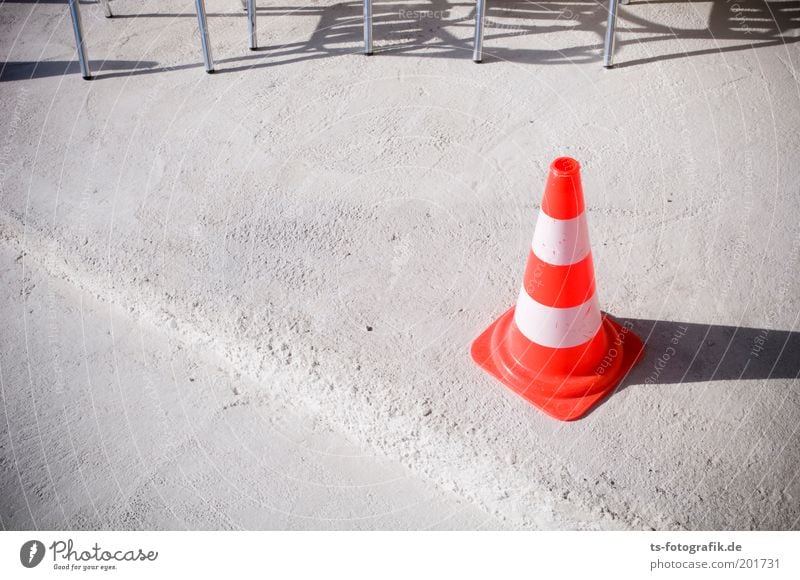 Pan Taus leisure hat Construction site Collateralization Barrier Traffic cone traffic caps Hat guiding cone traffic safety Chair Chair leg Transport Concrete