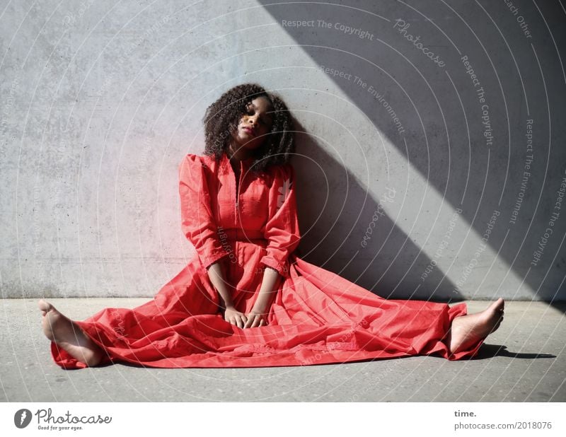 arabella Feminine Woman Adults 1 Human being Wall (barrier) Wall (building) Dress Barefoot Hair and hairstyles Brunette Long-haired Curl Dreadlocks Relaxation