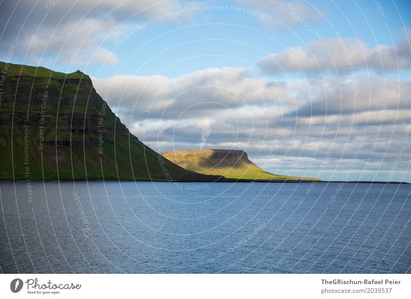 Play of light Environment Nature Landscape Coast Lakeside Blue Brown Green Black White Mountain Visual spectacle Shadow Moody Iceland Ocean Navigation Clouds