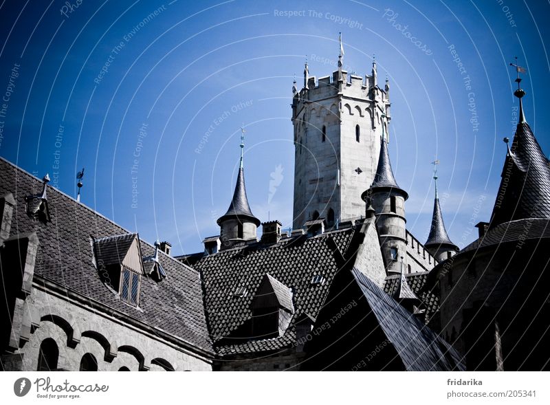 like in a fairy tale Old town Castle Manmade structures Building Architecture Wall (barrier) Wall (building) Facade Tourist Attraction Castle Marienburg