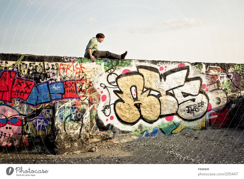 On the wall Human being Masculine Young man Youth (Young adults) 1 Culture Youth culture Subculture Manmade structures Wall (barrier) Wall (building) Graffiti