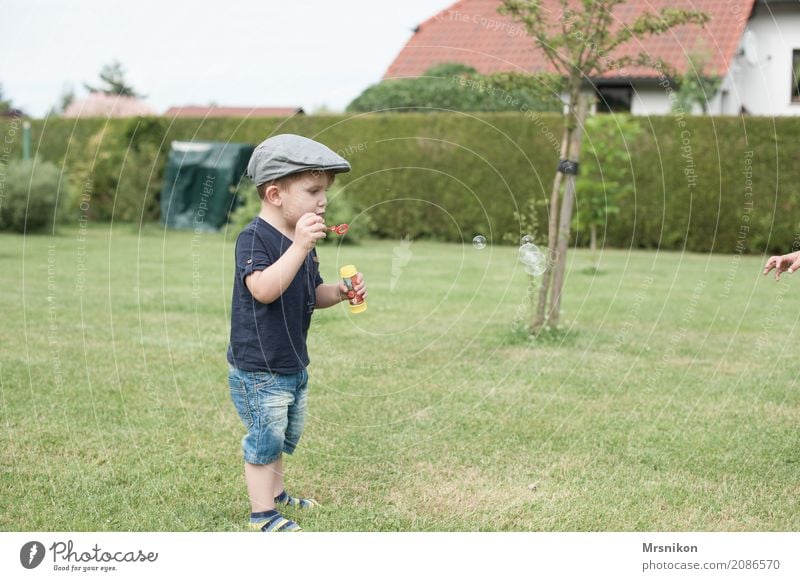 Let's go Masculine Child Toddler Boy (child) Infancy Life 1 Human being 1 - 3 years Landscape Garden Meadow Playing Stand Soap bubble Blow Cap Exterior shot