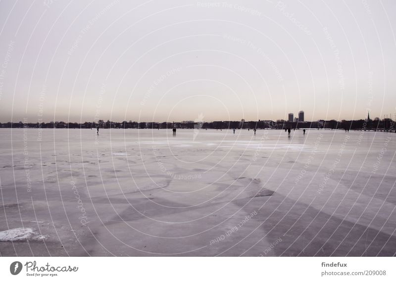 2010 Winter Ice Frost Lake Port City Skyline Deserted Firm Cold Colour photo Exterior shot Panorama (View) Copy Space top Copy Space bottom Frozen Snowscape Day