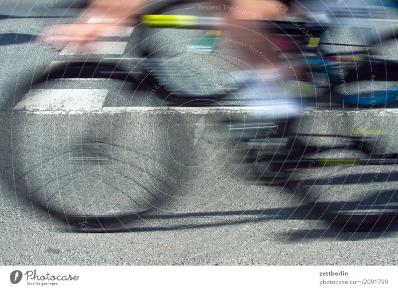 cycle races Cycle race Speed Cycling Bicycle Haste Running Racing sports Blur Motion blur Sports Beginning Asphalt Driving